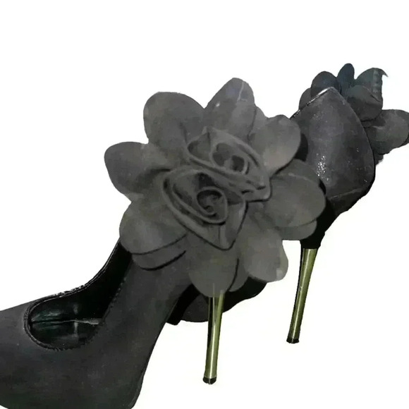 Call IT Spring Black Stilettos with beautiful Flower - Picture 14 of 15